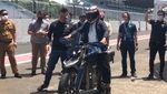 Momen Wagub Jabar Uu Ruzhanul Geber Motor Listrik Adventure di Sentul