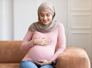Jasa-jasa Ibu yang Termuat dalam QS Luqman Ayat 14