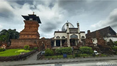 7 Masjid Terindah di Indonesia yang Bisa Dikunjungi Saat Ramadhan