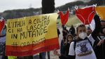 Ada Jemuran Celana Dalam di Aksi Protes Lockdown Corona Italia