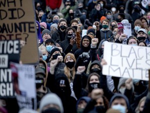 Jam Malam Diterapkan di Minneapolis Usai Polisi Tembak Mati Pria Kulit Hitam