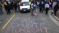 Pria kulit hitam yang tewas ditembak polisi diidentifikasi sebagai Daunte Wright (20). AP/Christian Monterrosa  