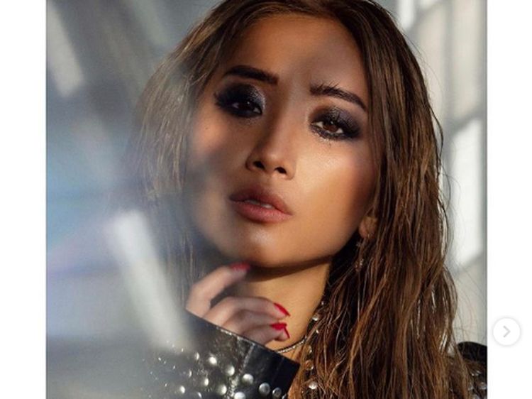 8 Foto Brenda Song, Pacar Macaulay Culkin yang Baru Melahirkan Bayi