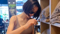 Sepertinya kopi jadi salah satu minuman favorit Seo Ye Ji. Wanita kelahiran Seoul ini menikmati kopi dalam berbagai versi, termasuk ice blended. Foto: Instagram seoyejidaily