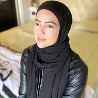 Saiyad Sana Khan dikenal sebagai aktris Bollywood, model, penari yang berasal dari India. Prestasi Sana pernah berakting dalam 14 film dalam 5 bahasa dan tampil dalam lebih dari 50 iklan. Pada Oktober 2020, Sana memutuskan untuk menjadi mualaf. Ia juga berniat meninggalkan dunia hiburan. Tahun 2021 menjadi puasa pertama bagi Sana.  Foto: Dok. Instagram @sanakhaan21.