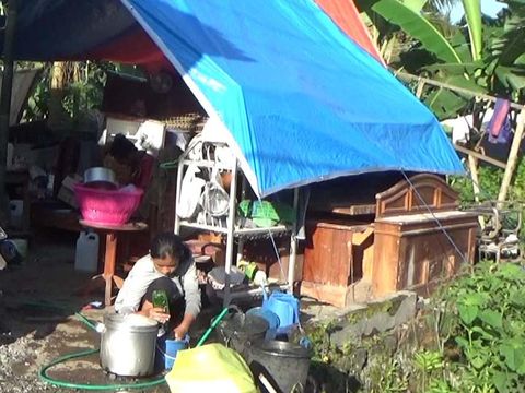 Duka Warga yang Rumahnya Ambruk Dampak Gempa Malang Saat Hari Pertama Puasa