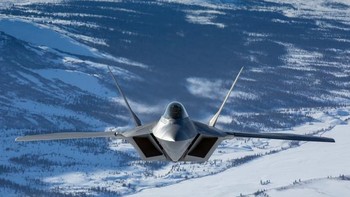 F-22 Raptor sudah berhenti diproduksi sejak tahun 2011, salah satunya karena alasan mahalnya biaya pembuatannya. Foto: Lockheed Martin