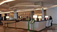 ibis Styles Bandung Grand Central berada di persis di depan Gedung Sate Bandung.