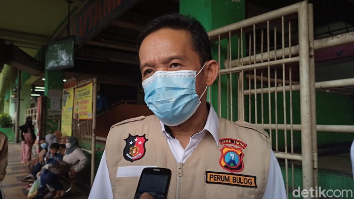 Kabid Operasi dan Pelayanan Pabrik, Bulog Divre Jatim Dedi Apriliadi