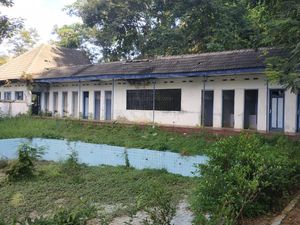 Ada Legenda Kerajaan Kera di Balik Kolam Renang Pacitan yang Angker