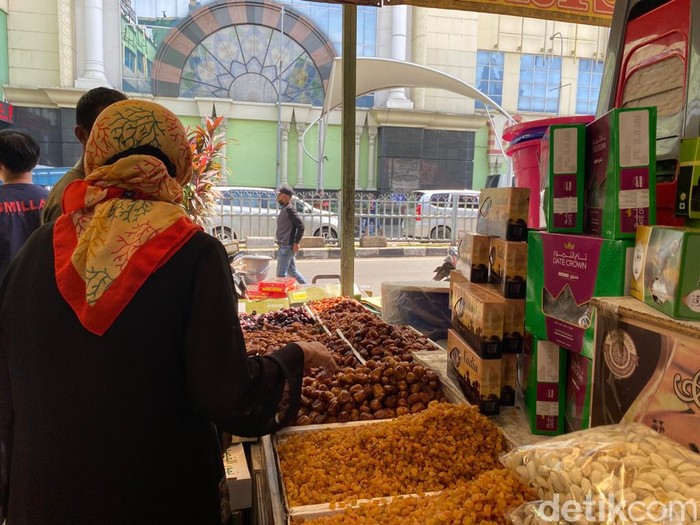 Kurma di Pasar Tanah Abang Kurma di Pasar Tanah Abang