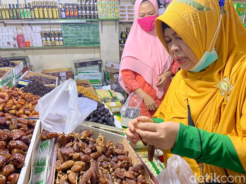 Kurma di Pasar Tanah Abang
