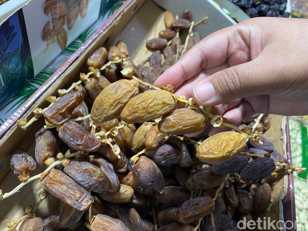 Kurma di Pasar Tanah Abang