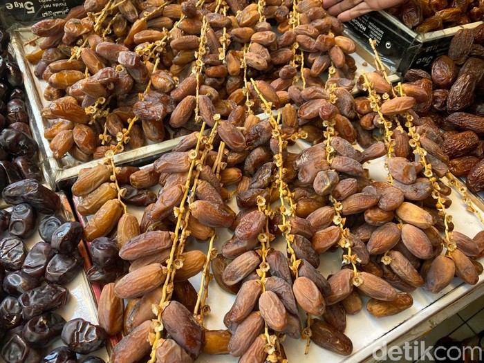 Kurma di Pasar Tanah Abang Kurma di Pasar Tanah Abang