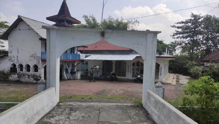 Masjid Kuno di Sidoarjo Yang Masih Gunakan Jam Matahari