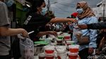 Foto: Warga Membludak di Pasar Takjil Ramadhan Koja