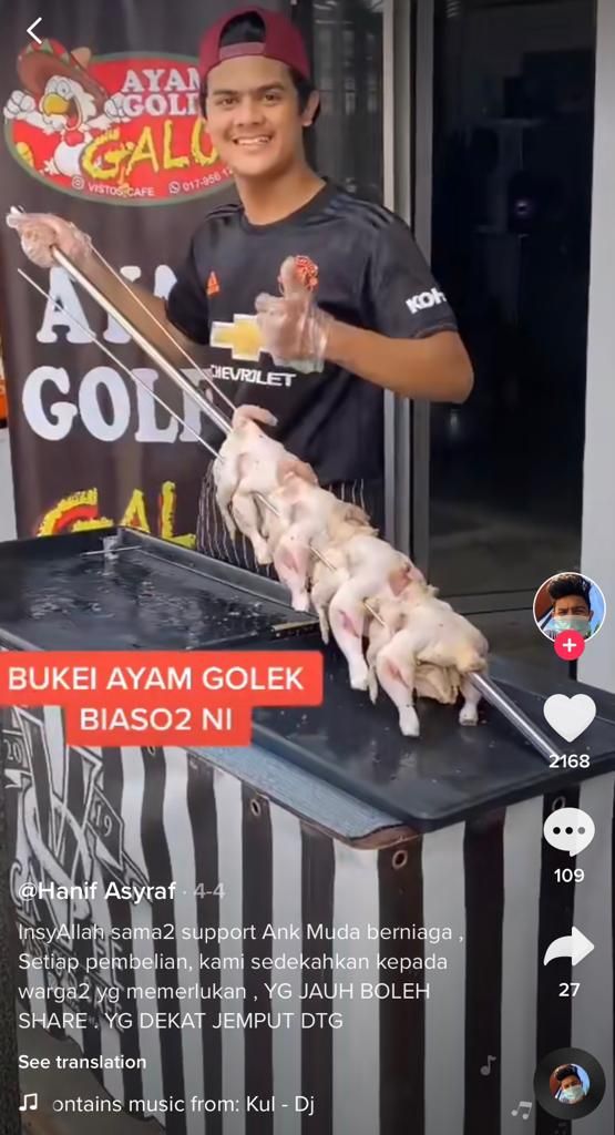 Mulia! Buka Warung Ayam, Remaja Ini Berikan Makanan Gratis ke Lansia