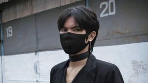 8 Potret Pria Tulungagung yang Viral Cosplay Low Budget Jadi Pemain Drakor