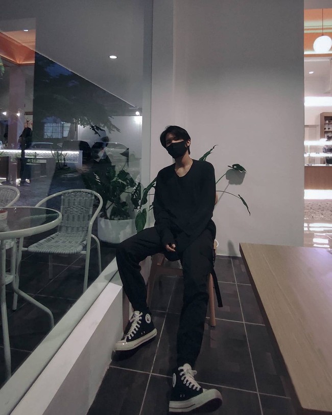 Drakor yang diadopsi dari webtoon ini populer di Indonesia saat tayang awal 2021 kemarin. Drama Korea yang tayang di VIU itu dibintangi Hwang In Yeop yang berperan sebagai Han Seo Jun dan Cha Eun Woo sebagai Lee Su Ho. Foto: Dok.Instagram @bobocu.id.