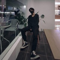 Drakor yang diadopsi dari webtoon ini populer di Indonesia saat tayang awal 2021 kemarin. Drama Korea yang tayang di VIU itu dibintangi Hwang In Yeop yang berperan sebagai Han Seo Jun dan Cha Eun Woo sebagai Lee Su Ho. Foto: Dok.Instagram @bobocu.id.