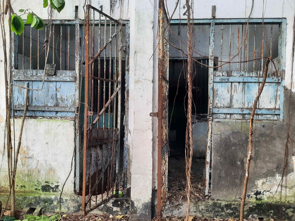 Penampakan penjara kalisosok surabaya saat dibersihkan DKRTH setelah mangkrak bertahun-tahun