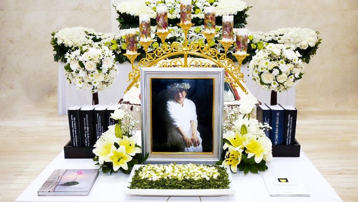 Persemayaman Lia Eden (dok. Komunitas Eden)