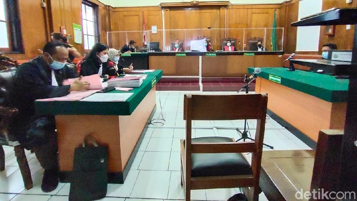 persidangan penipuan tambang nikel