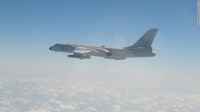 Pesawat Pembom H-6K China