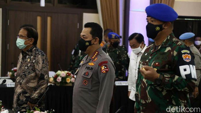Polri Luncurkan Aplikasi Propam Presisi Kapolri Jenderal Pol Listyo Sigit Prabowo meluncurkan aplikasi Propam Presisi. Aplikasi ini tindak lanjut dari aplikasi Dumas Presisi yang melayani pengaduan masyarakat terkait kinerja anggota polisi.