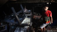 Kebakaran terjadi di Pasar Inpres, Pasar Minggu, Jakarta Selatan (Jaksel), sejak Senin malam.