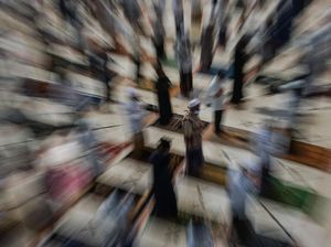 Potret Salat Tarawih Pertama di Beberapa Wilayah Indonesia