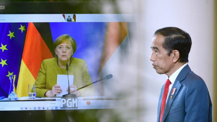 Presiden Joko Widodo melakukan pertemuan bilateral dengan Kanselir Jerman Angela Merkel secara virtual di Istana Bogor