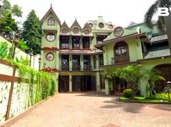 9 Potret Mewah Rumah Tasya Farasya, Ada Museum dan Kamar Nyi Roro Kidul