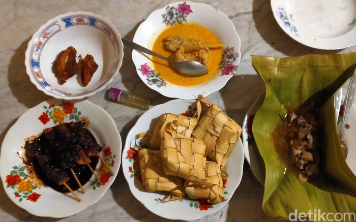 Sambut Ramadhan Warga Banyuwangi Sajikan Ketupat dan Opor Ayam yang Sakral Sambut Ramadhan Warga Banyuwangi Sajikan Ketupat dan Opor Ayam yang Sakral