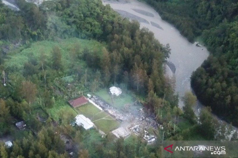 Sebanyak 12 unit bangun sekolah yang dibakar KKB di Kampung Julukoma, Distrik Beoga, Kabupaten Puncak (ANTARA News Papua/HO-Humas Polsek Beoga)