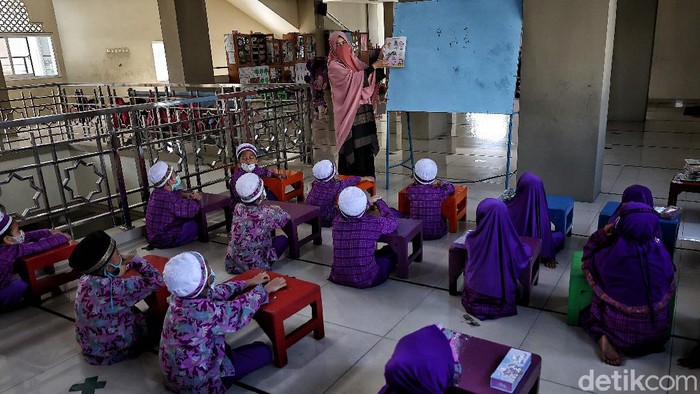 Semangat Anak-anak Pesisir Jakarta Mencari Pahala di Bulan Ramadhan Bulan Ramadhan dimanfaatkan umat Islam untuk mendulang pahala. Seperti halnya anak-anak di Sunter yang isi waktu di bulan puasa dengan belajar-beribadah.