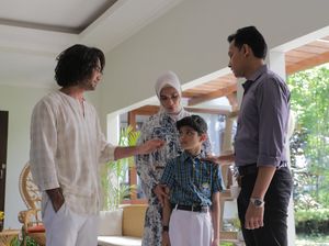5 Alasan Harus Nonton Surga yang Tak Dirindukan 3