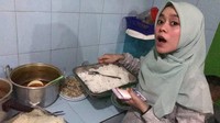 Tetap tampil sederhana dan rendah hati, Lesti tunjukkan menu makanan sehari-hari yang biasanya ia santap di rumah. Foto: Instagram @lestykejora