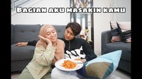 Makin mesra dengan Rizky Billar, Lesti sering nih buat konten video masak bareng Rizky. Mulai dari mie sampai makanan lainnya. Foto: Instagram @lestykejora