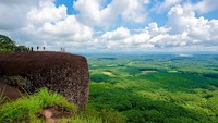 Bebatuan ini berada di wilayah Bueng Kan, di timur laut Thailad. Batu purba ini menjadi salah satu tujuan wisata populer di sana.