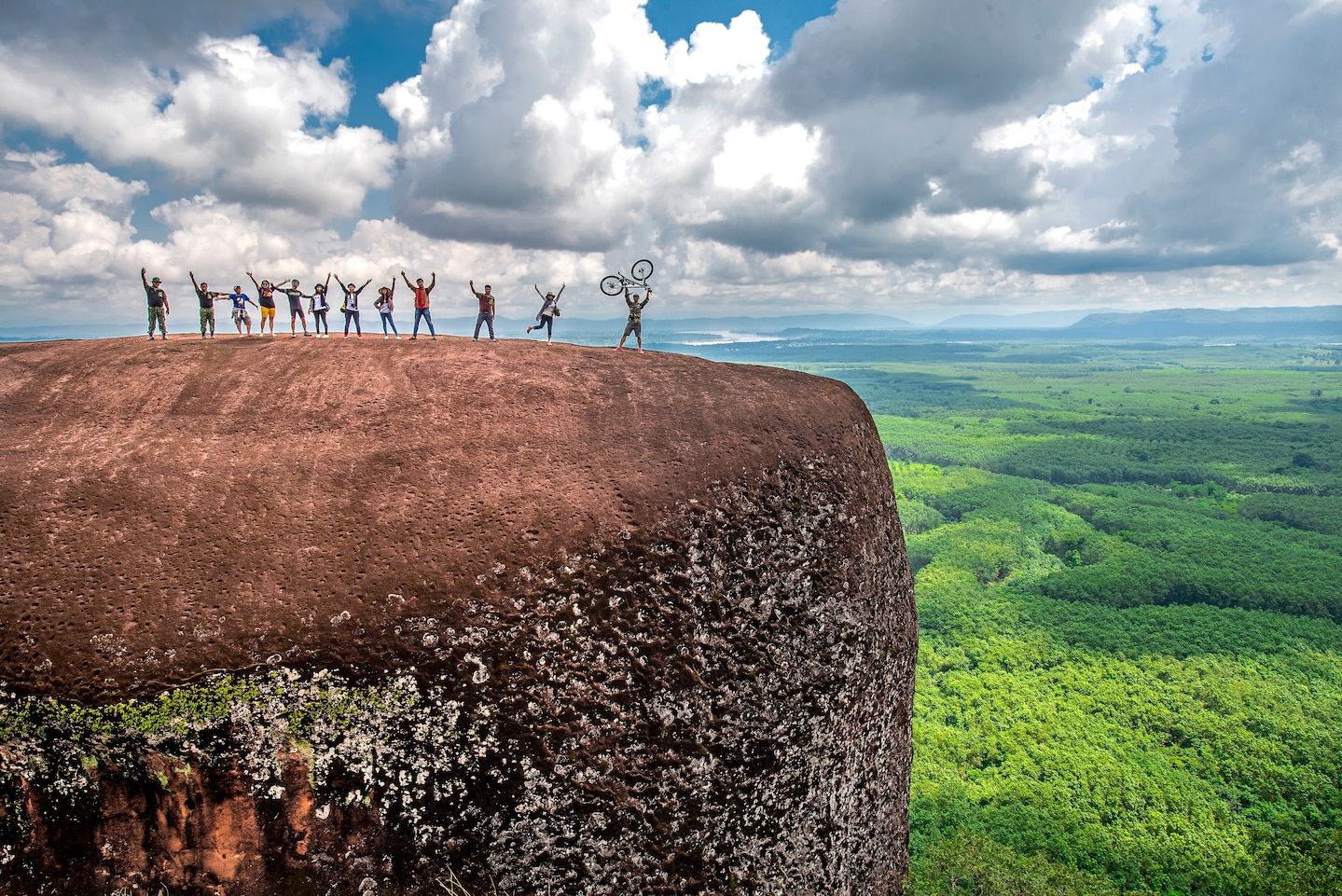 Three Whale Rock di Thailand