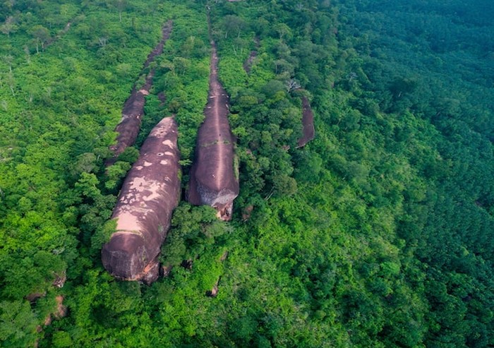 Three Whale Rock di Thailand Three Whale Rock di Thailand