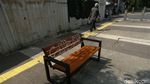 Waduh! Kursi Trotoar di Kemang Penuh Coretan