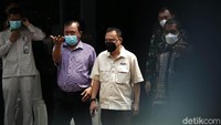 Pengambilan sampel yang dilakukan oleh sejumlah anggota DPR serta tokoh lain ini untuk melanjutkan vaksin Nusantara ke fase II.