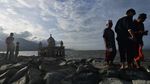 Asik Ngabuburit di Masjid Bekas Tsunami