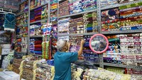 Fifi yang berdagang sejadah ditempat ini sejak 10 tahun terakhir yang menggantikan orang tuanya mengaku bahwa semakin hari harga jual sajadah semakin turun, namun harga dasarnya semakin naik. Tahun kemarin, saat awal pandemi toko ini terpaksa harus tutup karena kondisi Jakarta yang masih Lockdown karena pandemi.