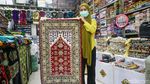 Bangkitnya Penjualan Sajadah di Pasar Tanah Abang