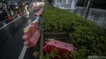 Duh Pembatas Jalur Sepeda di Jalan Sudirman Berantakan