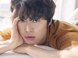 8 Potret Gong Myung, Abang Doyoung NCT Jadi Model Video Klip Kyuhyun