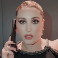 Dia juga menambahkan membuat perubahan bagi wanita plus-size di masa pandemi virus Corona sangatlah menyenangkan. Seolah bisa menyampaikan pesan bahwa mereka punya hak untuk merayakan setiap bagian tubuh mereka. Foto: Instagram/@hhasselhoff